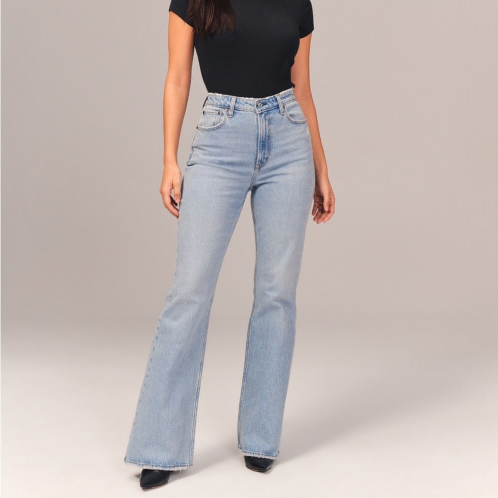 Abercrombie The Flare Ultra High Rise Curve Love